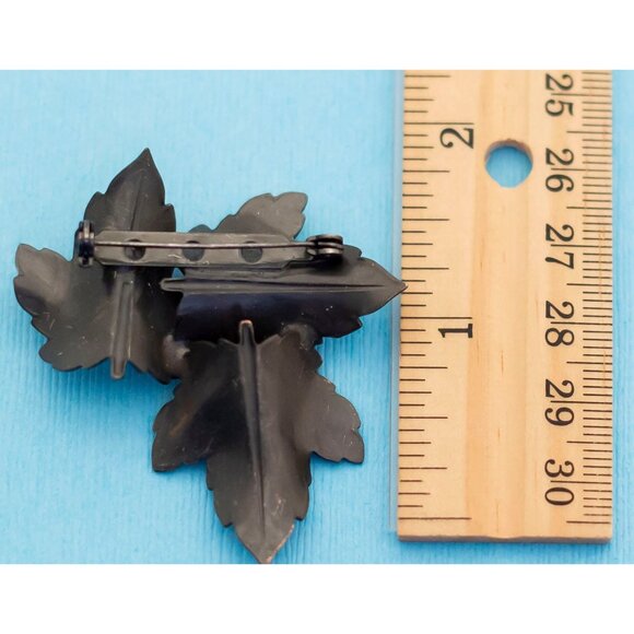 Vintage Tritone Maple Leaves Brooch N20 - Picture 2 of 2